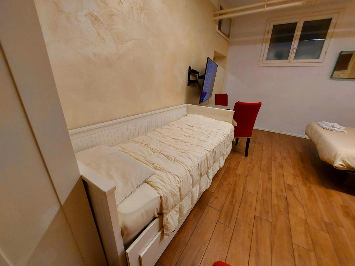 Free Breakfast - Big Apartment In The Heart Of Rome Bagian luar foto