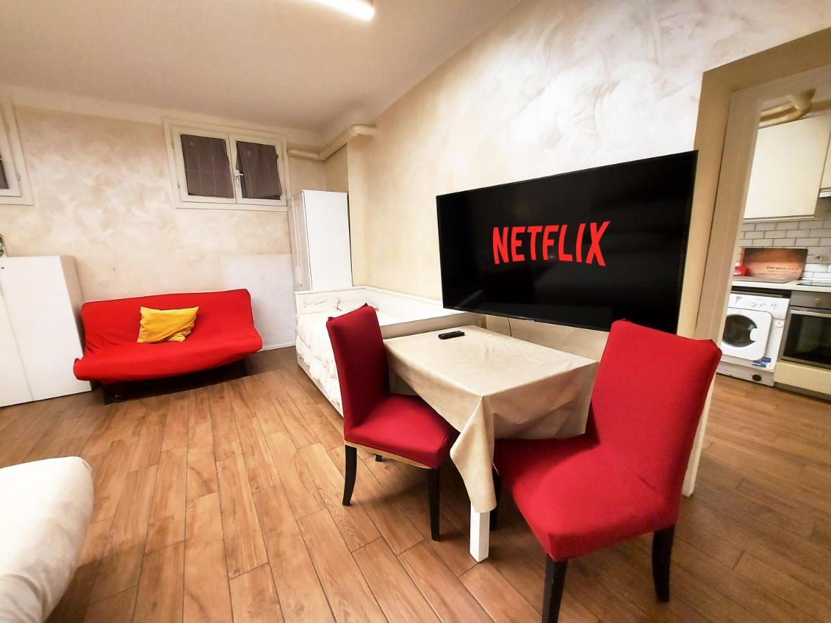 Free Breakfast - Big Apartment In The Heart Of Rome Bagian luar foto